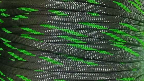 Goede prijs Vlamvertrager hoge flexibiliteit slijtagebestendige PET gevlochten kabelhuls voor bescherming van draadharnassen online