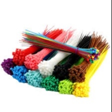 Goede prijs 100300mm bindt de Nylon Kabel UV Bestand Zwarte 500mm online